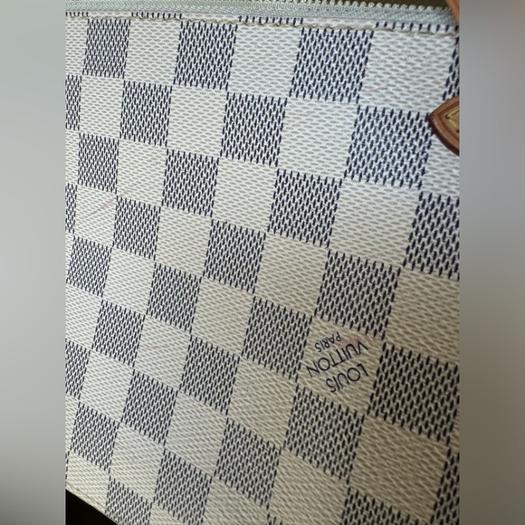 LOUIS VUITTON wristlet purse - Picture 6 of 9